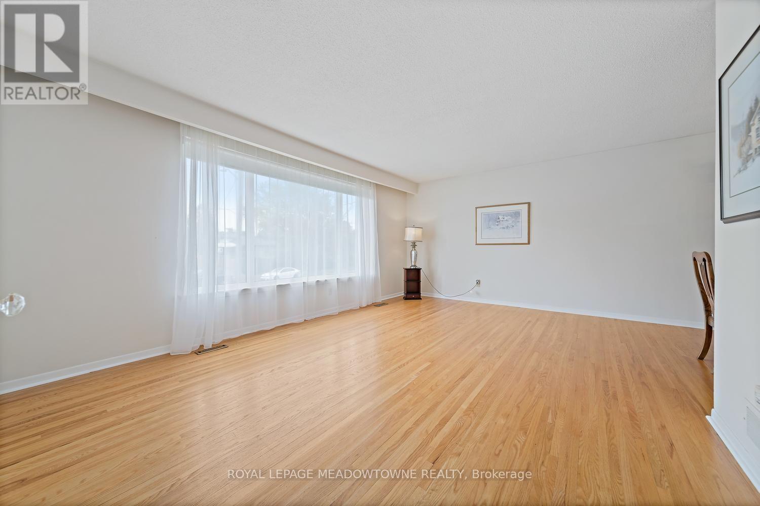 5 Lucinda Place, Halton Hills, Ontario  L7G 1J8 - Photo 8 - W13847394