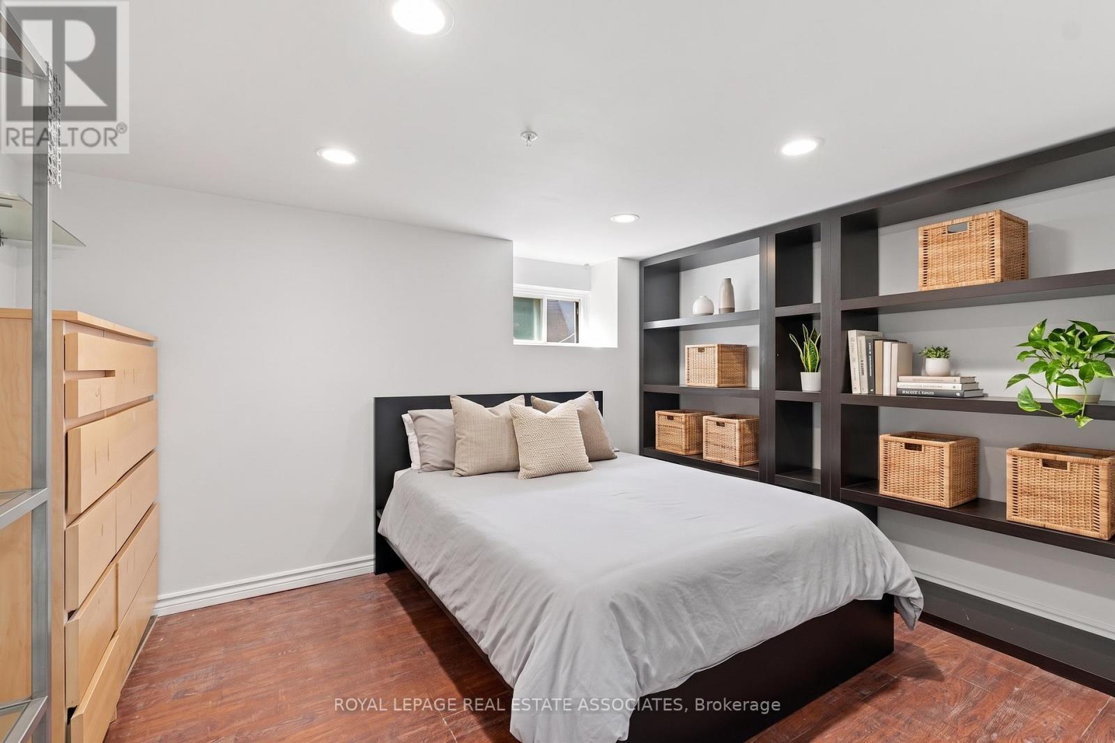 268 Troy Street, Mississauga, Ontario  L5G 1S7 - Photo 13 - W13847412