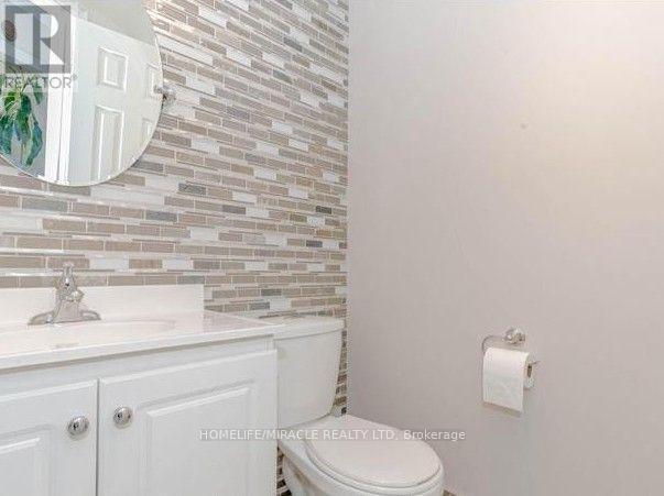 58 Summerdale Crescent, Brampton, Ontario  L6X 4V9 - Photo 8 - W13847418