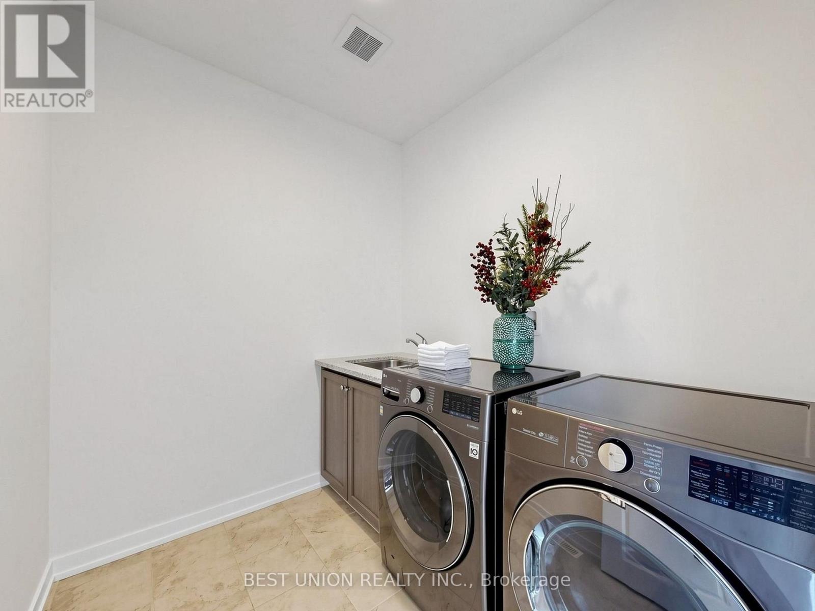 339 Harold Dent Trail, Oakville, Ontario  L6M 1R3 - Photo 41 - W13847434