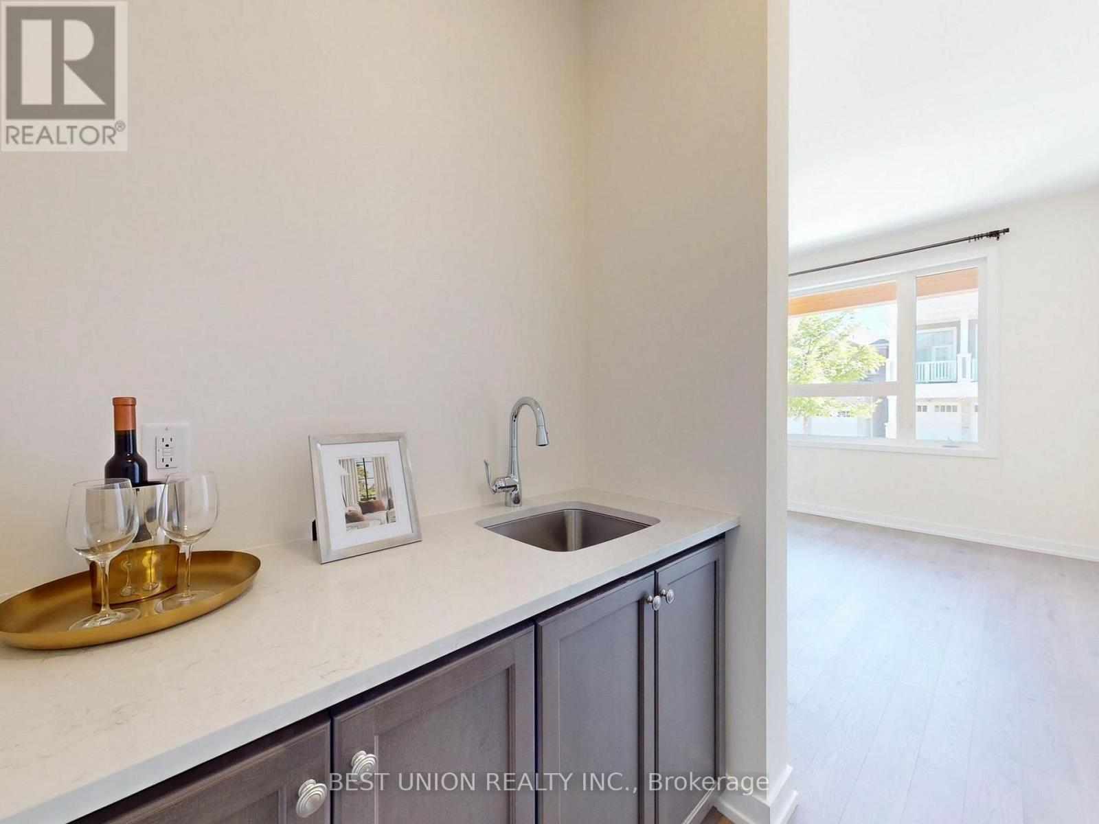 339 Harold Dent Trail, Oakville, Ontario  L6M 1R3 - Photo 8 - W13847434