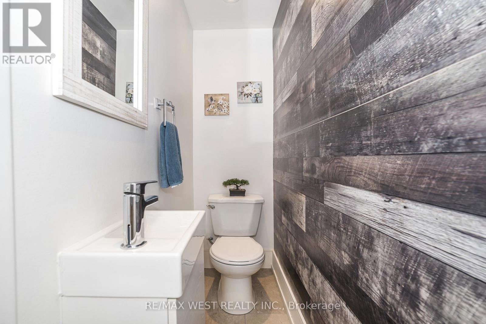 83 Scott Road, Toronto, Ontario  M6M 3T3 - Photo 7 - W13847490