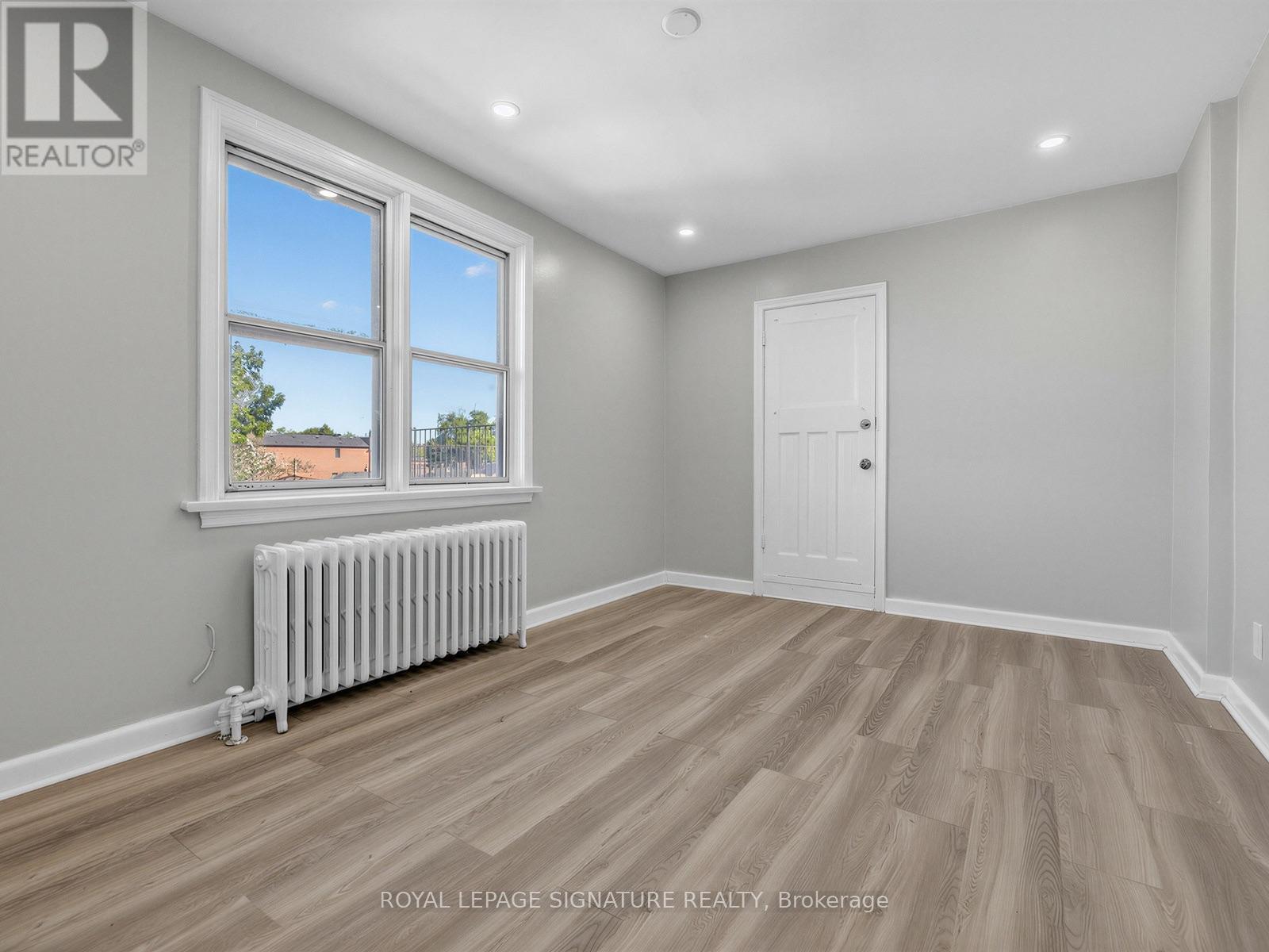 2260 Eglinton Avenue W, Toronto, Ontario  M6E 2L3 - Photo 13 - W13847496