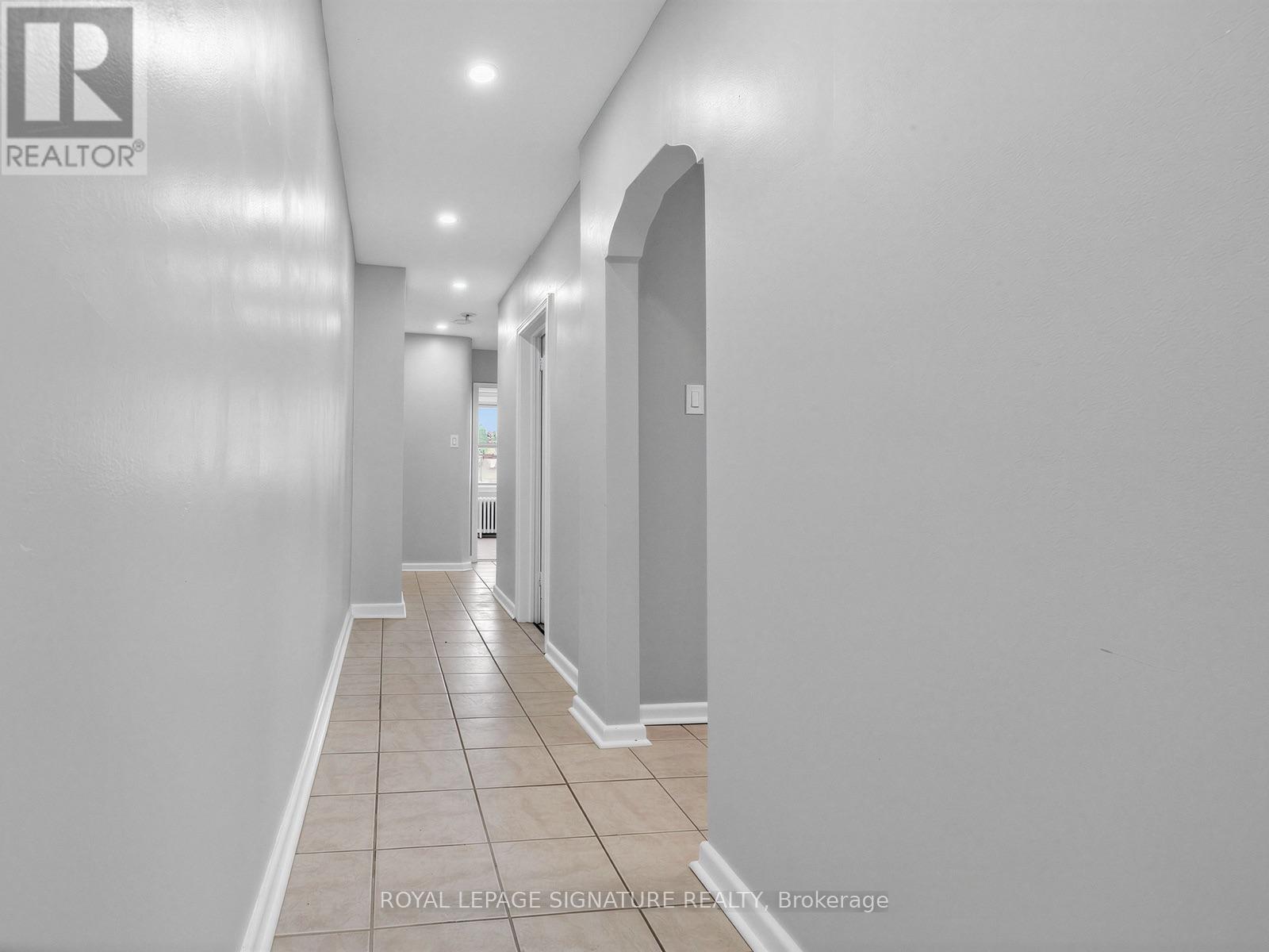 2260 Eglinton Avenue W, Toronto, Ontario  M6E 2L3 - Photo 3 - W13847496