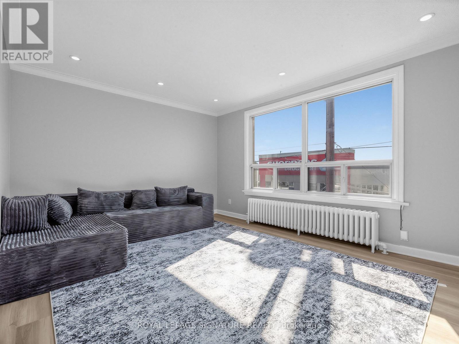 2260 Eglinton Avenue W, Toronto, Ontario  M6E 2L3 - Photo 4 - W13847496