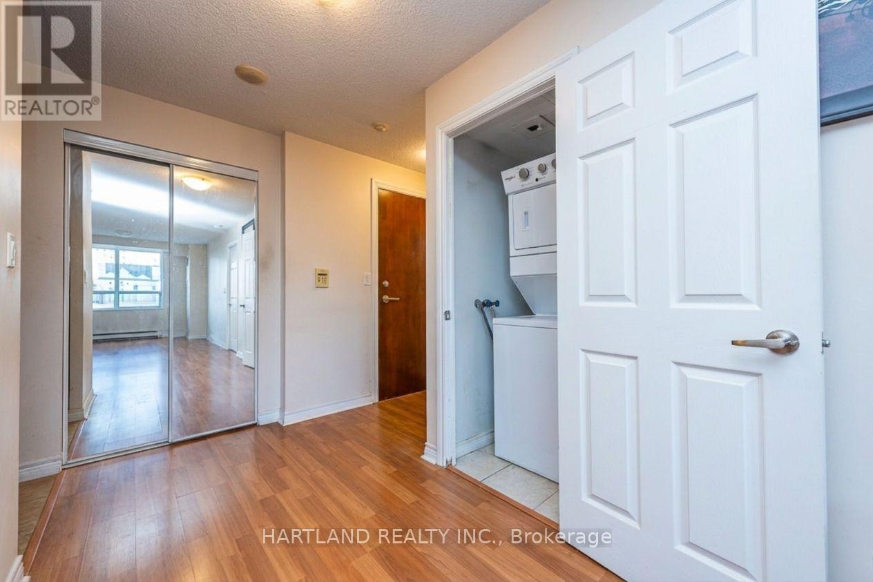 405 - 310 Burnhamthorpe Road W, Mississauga, Ontario  L5B 4P9 - Photo 4 - W13847498