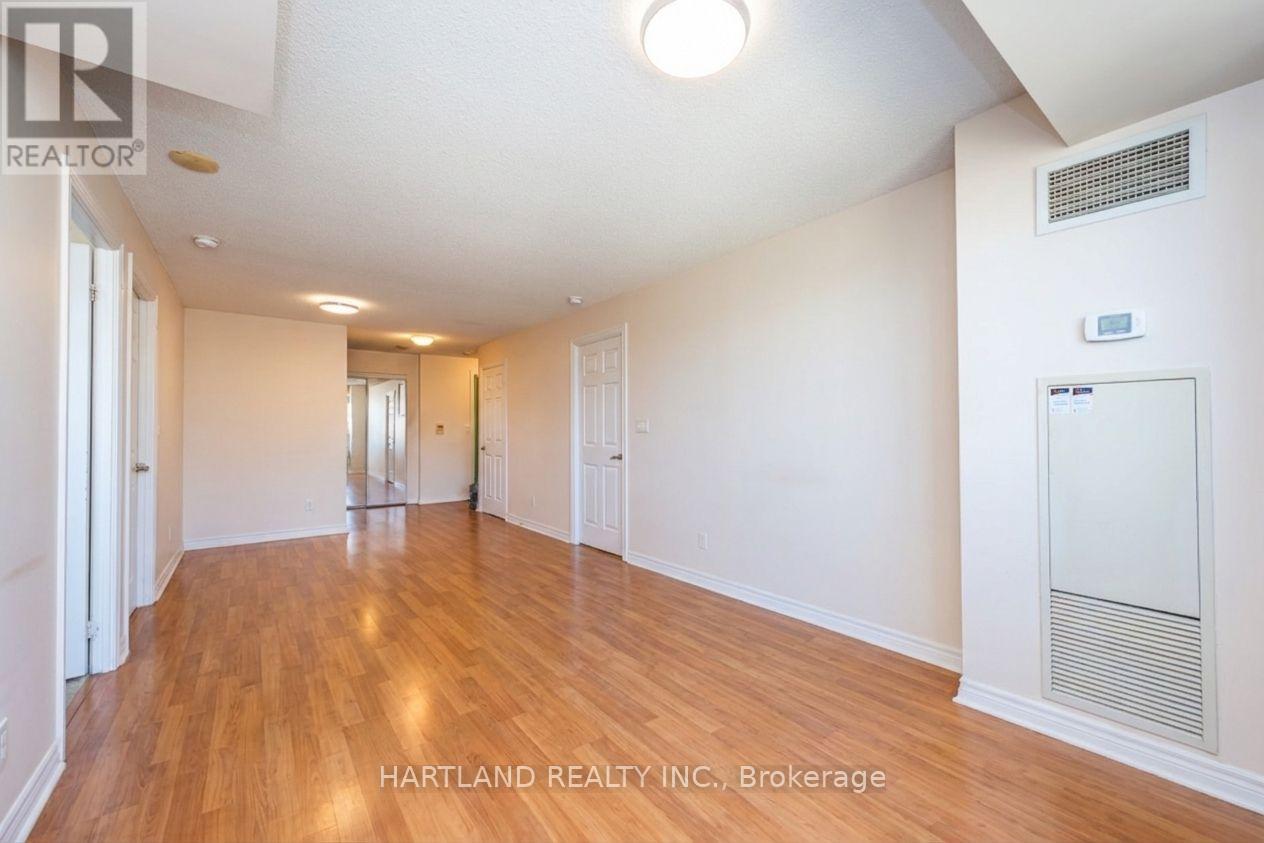405 - 310 Burnhamthorpe Road W, Mississauga, Ontario  L5B 4P9 - Photo 7 - W13847498