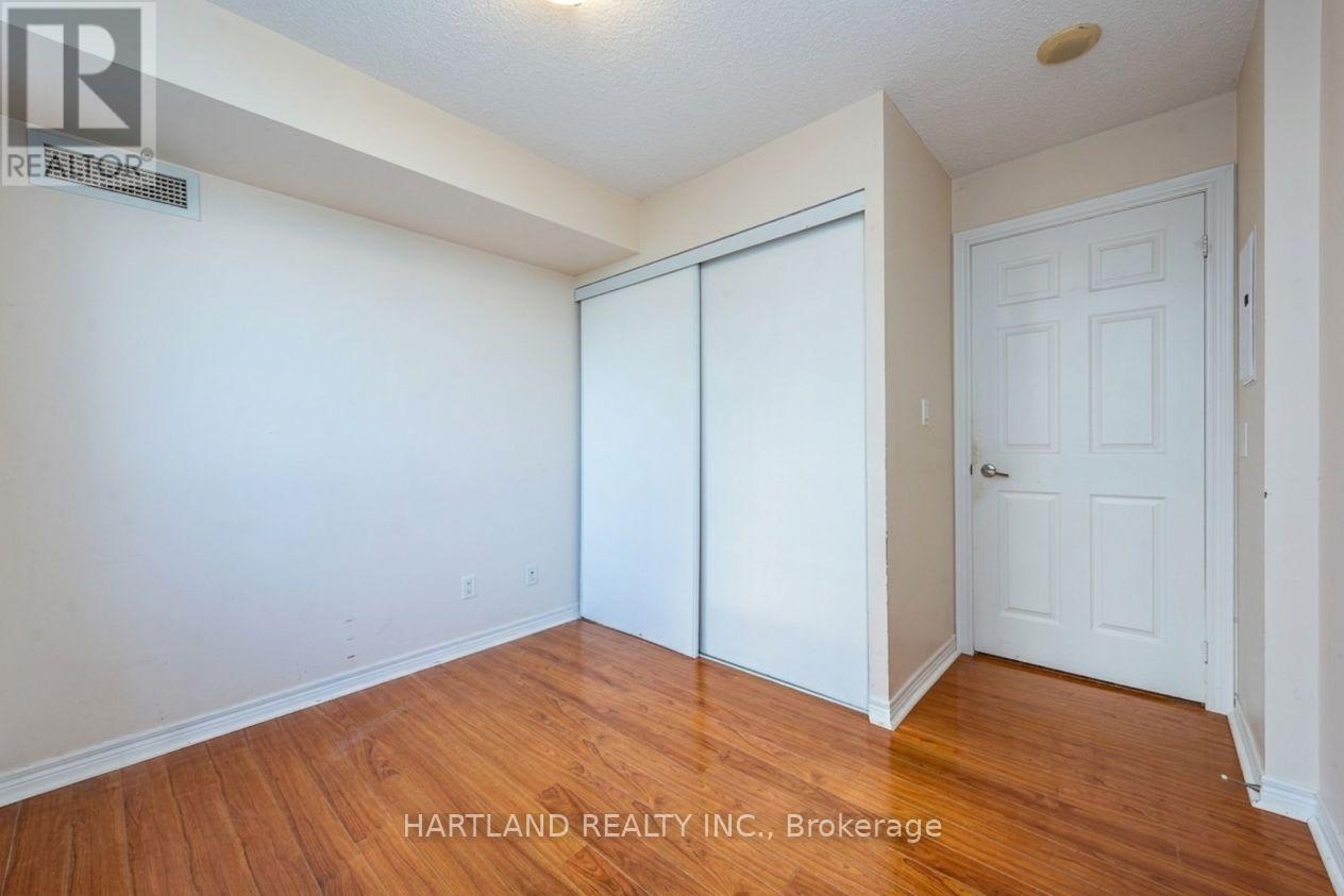 405 - 310 Burnhamthorpe Road W, Mississauga, Ontario  L5B 4P9 - Photo 8 - W13847498