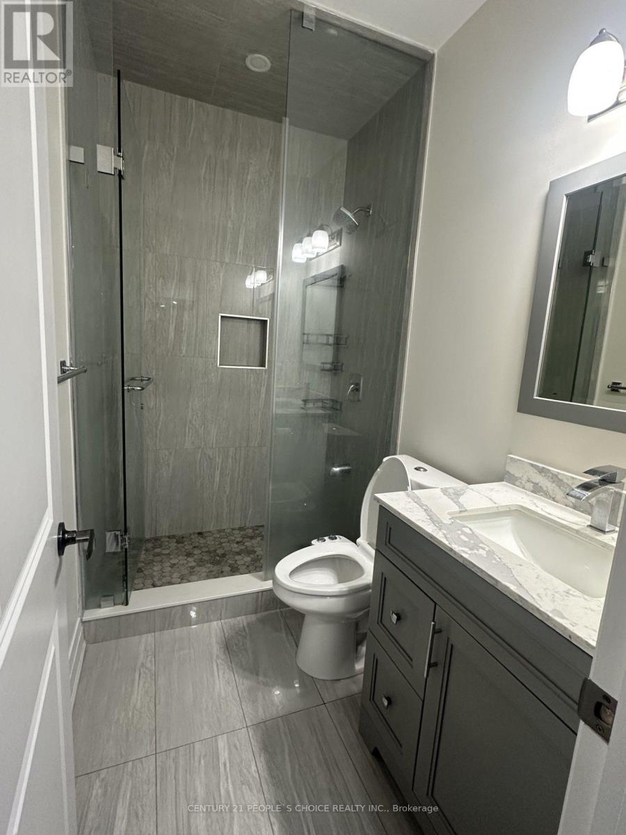 126 Degrey Drive, Brampton, Ontario  L6P 4L7 - Photo 11 - W13847646