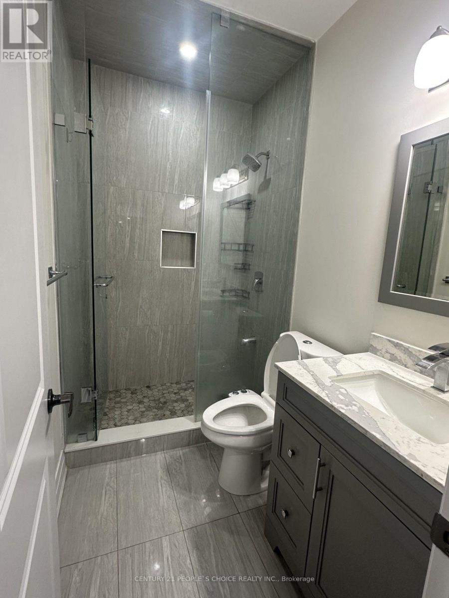 126 Degrey Drive, Brampton, Ontario  L6P 4L7 - Photo 9 - W13847646