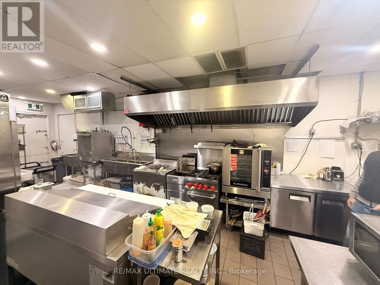 2865 Dundas Street W, Toronto, Ontario  M6P 1Y9 - Photo 12 - W13847658