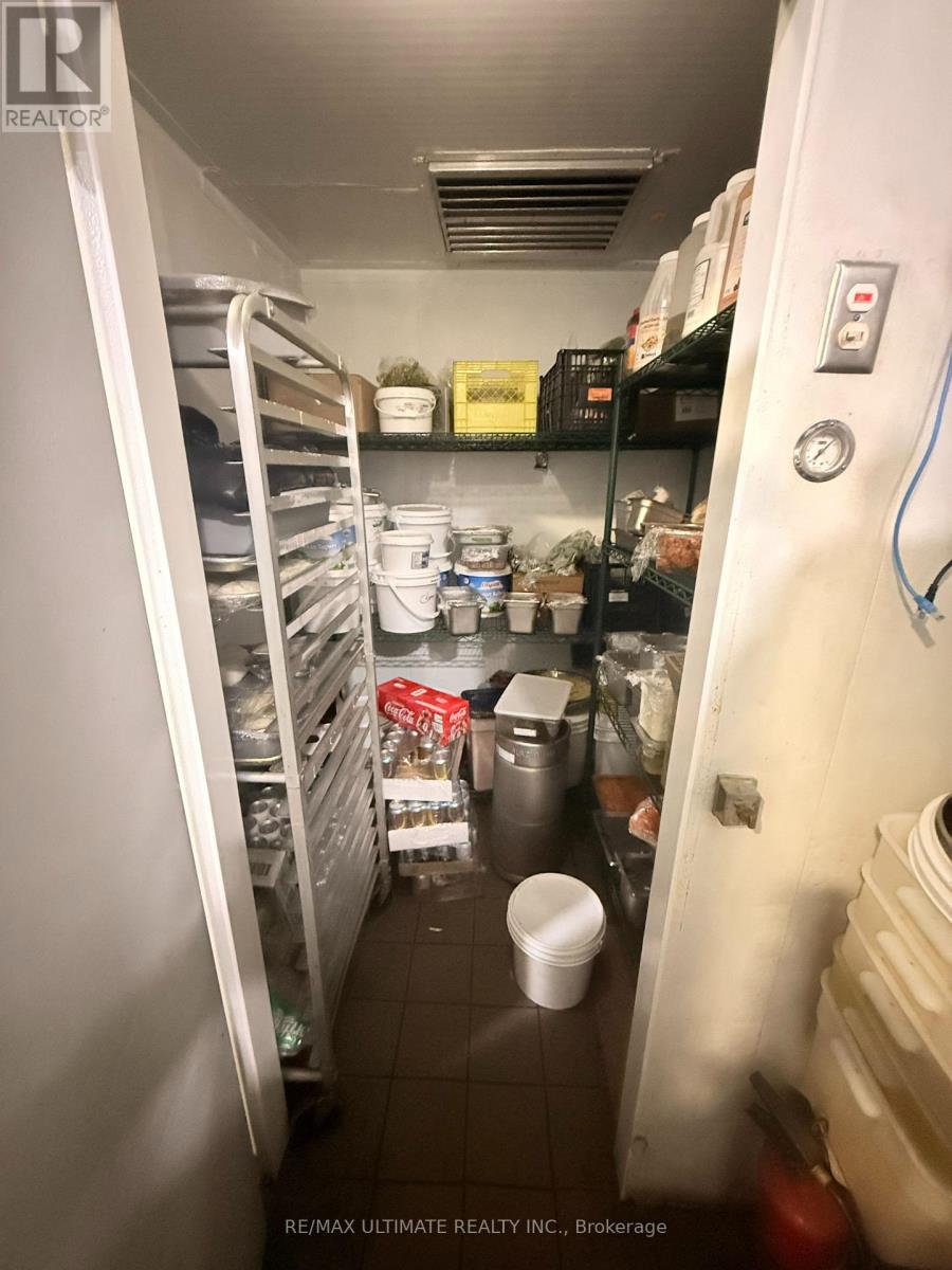 2865 Dundas Street W, Toronto, Ontario  M6P 1Y9 - Photo 16 - W13847658