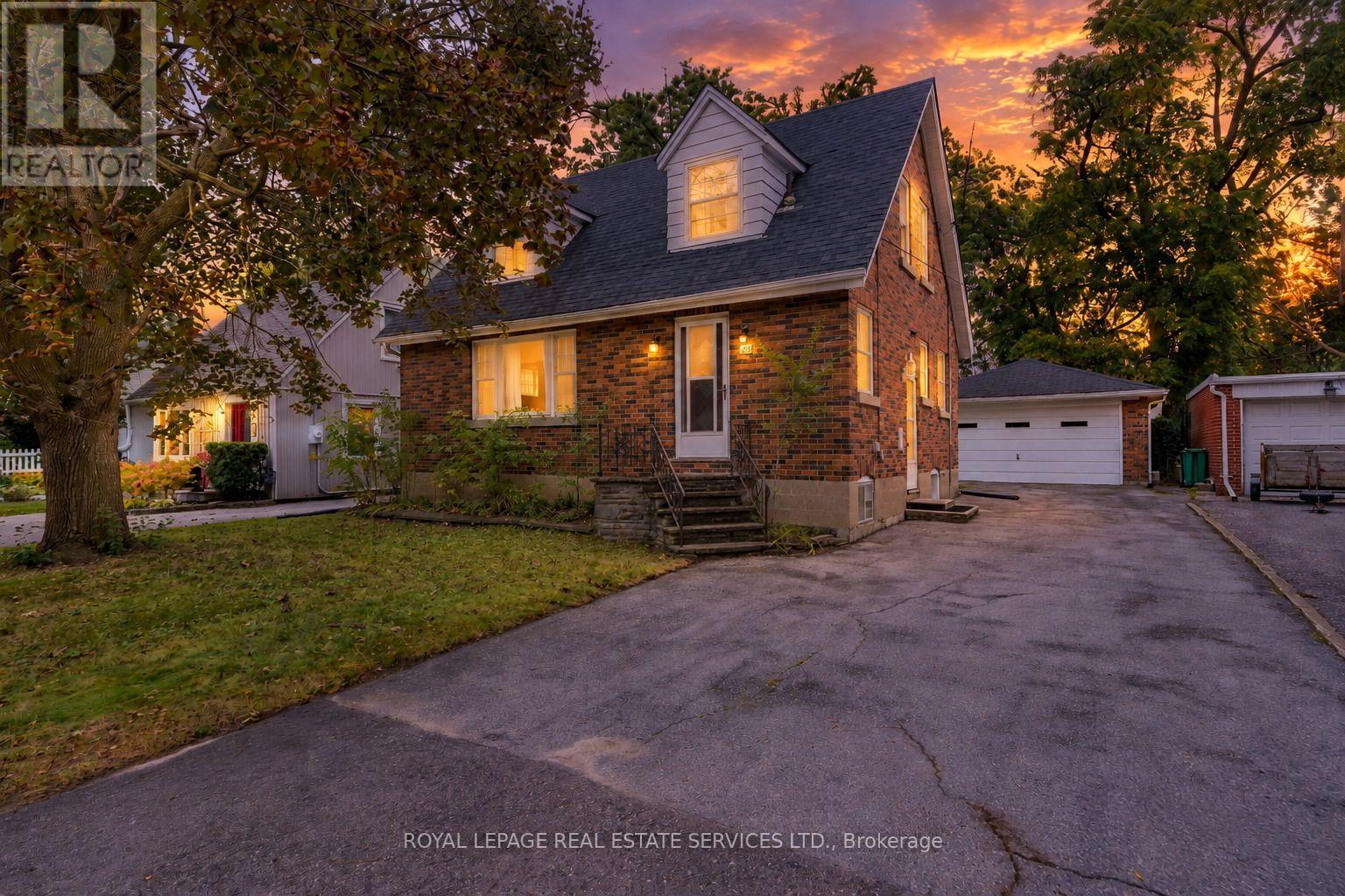 46 Frederick Street, Brampton, Ontario  L6Y 1G6 - Photo 2 - W13847676