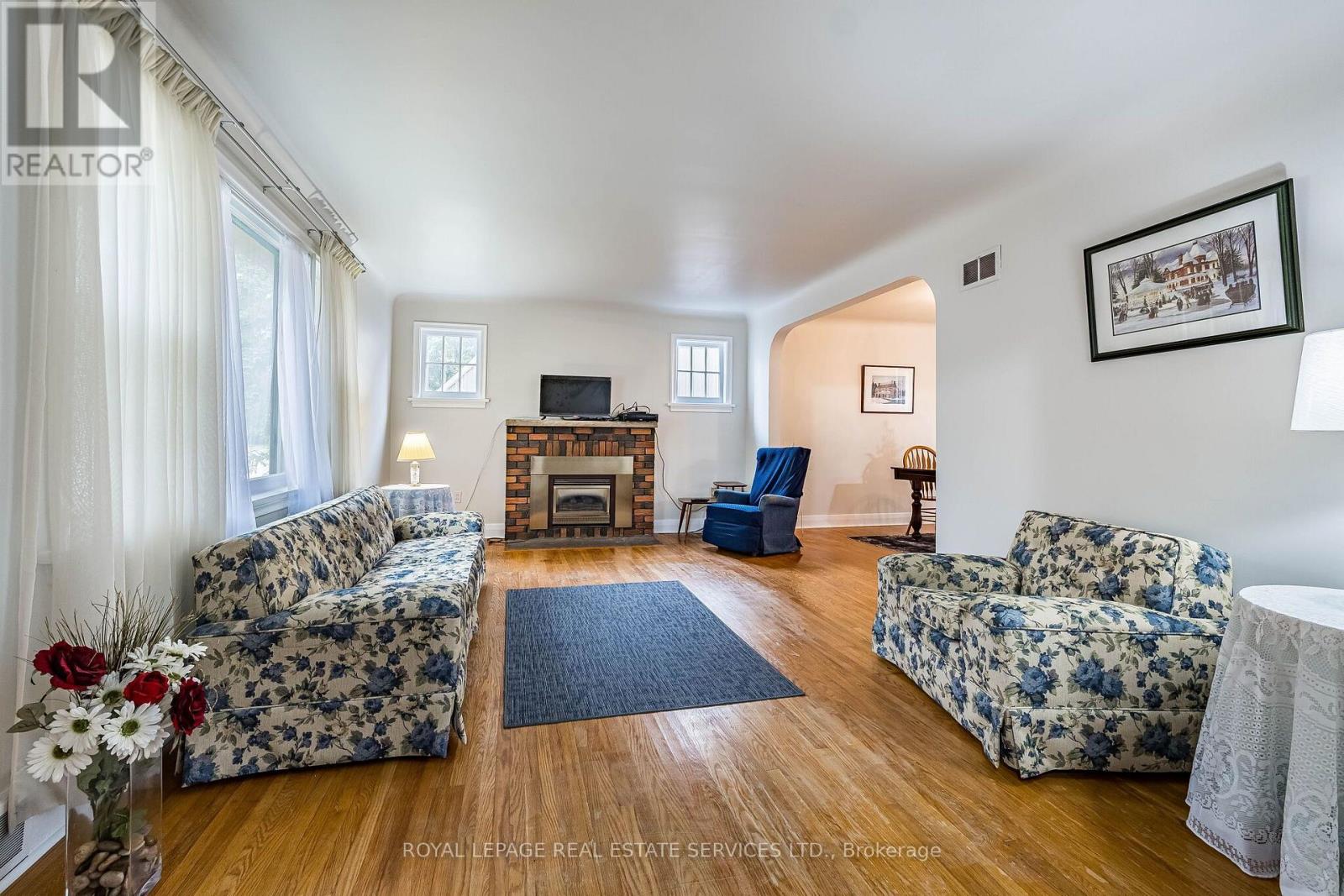 46 Frederick Street, Brampton, Ontario  L6Y 1G6 - Photo 4 - W13847676