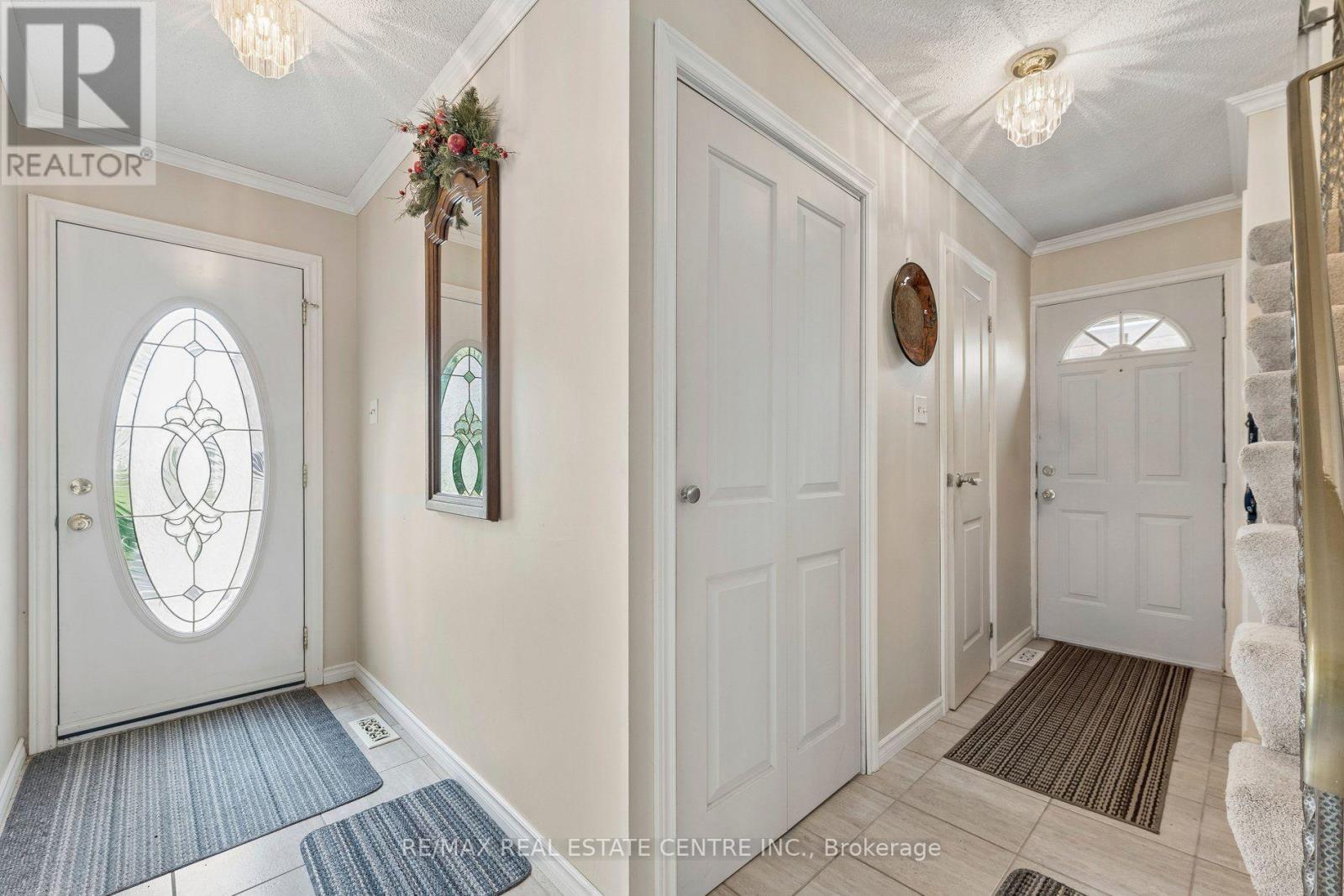 26 Jameson Crescent, Brampton, Ontario  L6S 3W3 - Photo 4 - W13847744