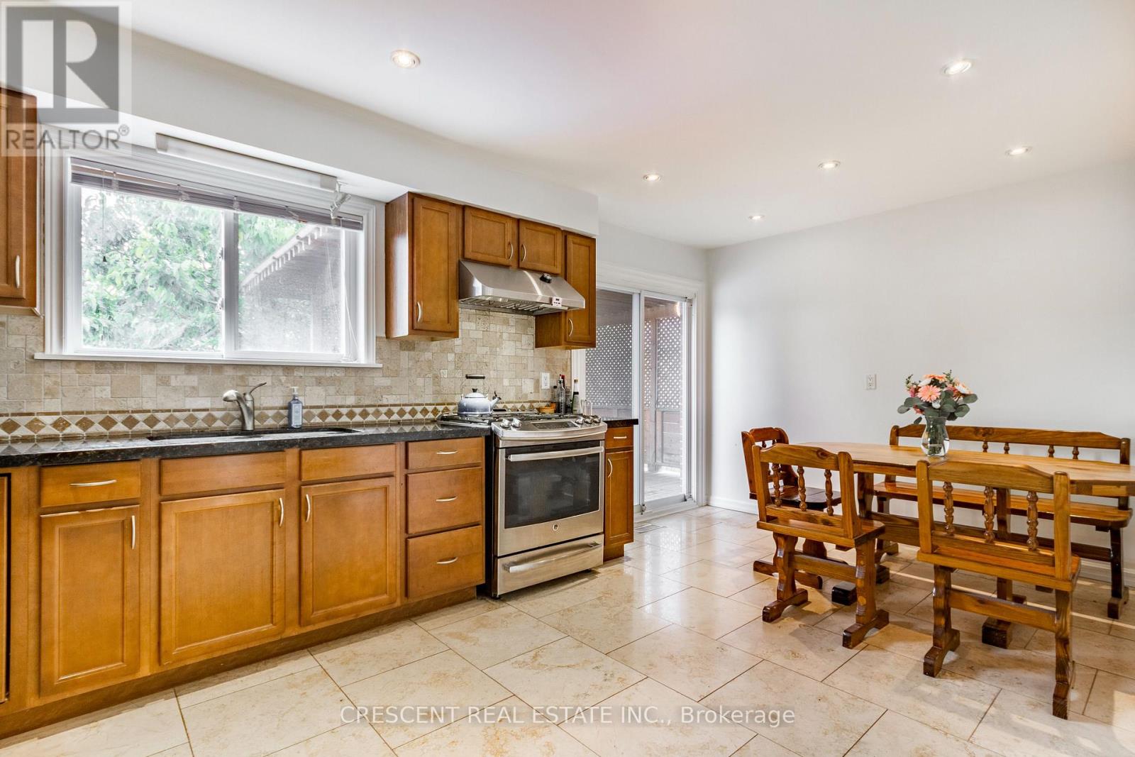 9 Clay Court, Toronto, Ontario  M9A 4S2 - Photo 11 - W13847794