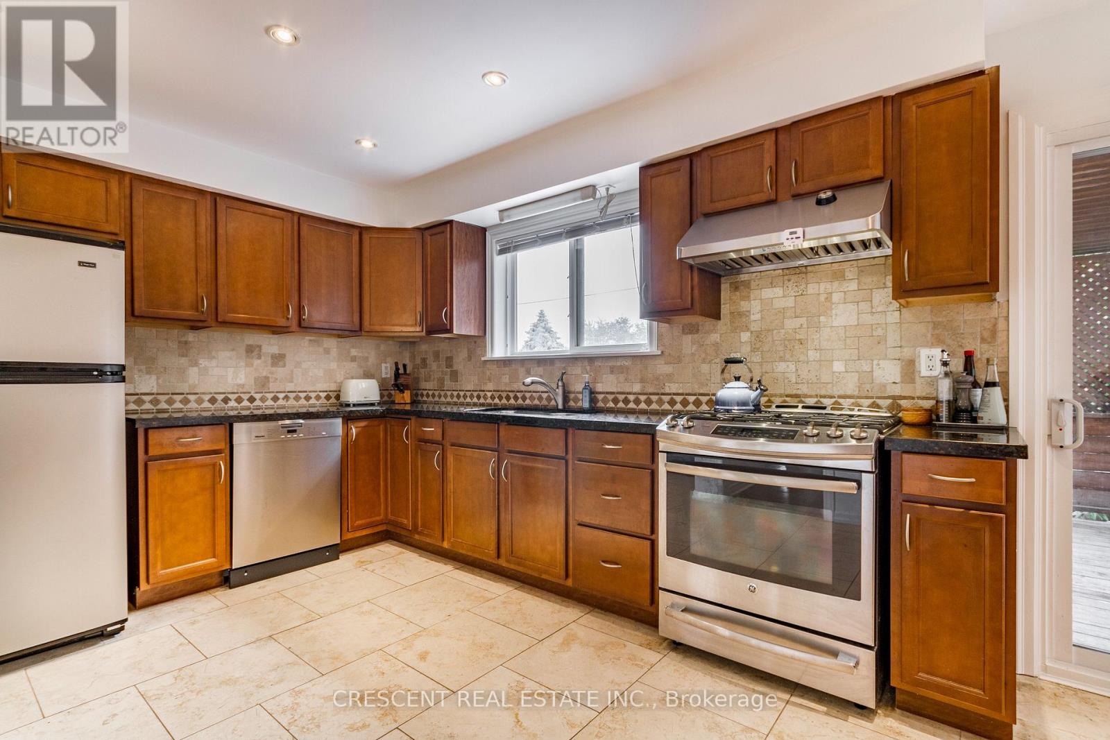 9 Clay Court, Toronto, Ontario  M9A 4S2 - Photo 12 - W13847794
