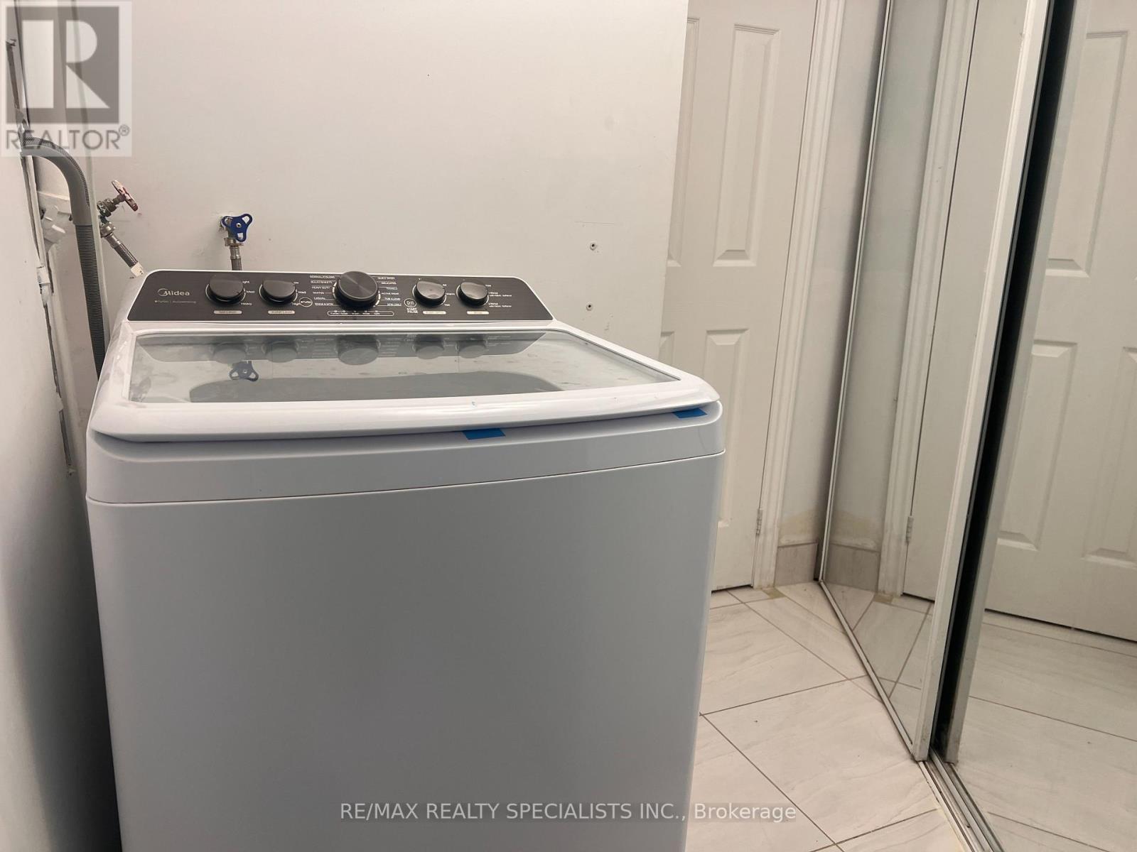 Basement - 3156 Mccarron Crescent, Mississauga, Ontario  L5N 3H5 - Photo 6 - W13847830