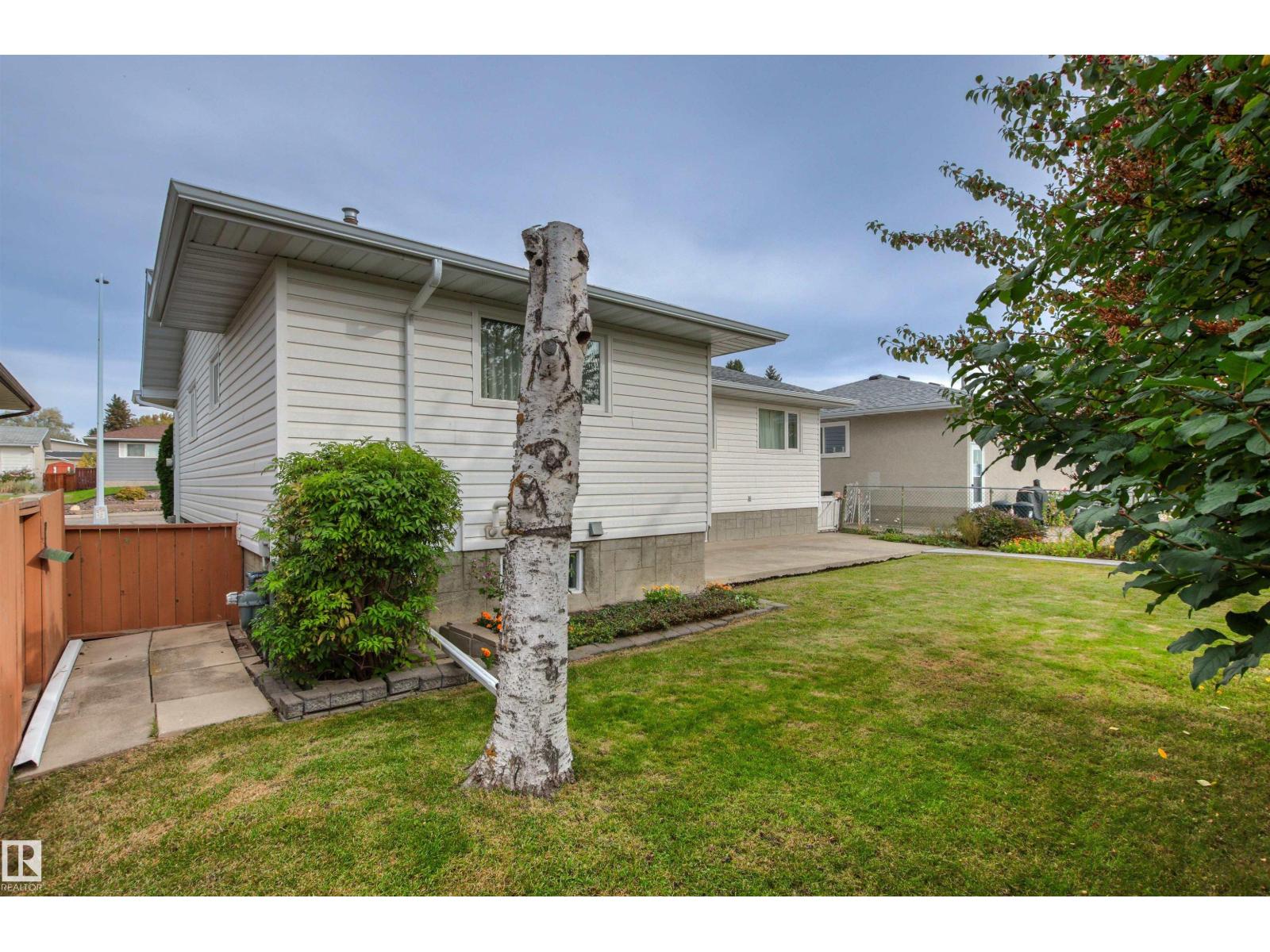 7211 140 AV NW