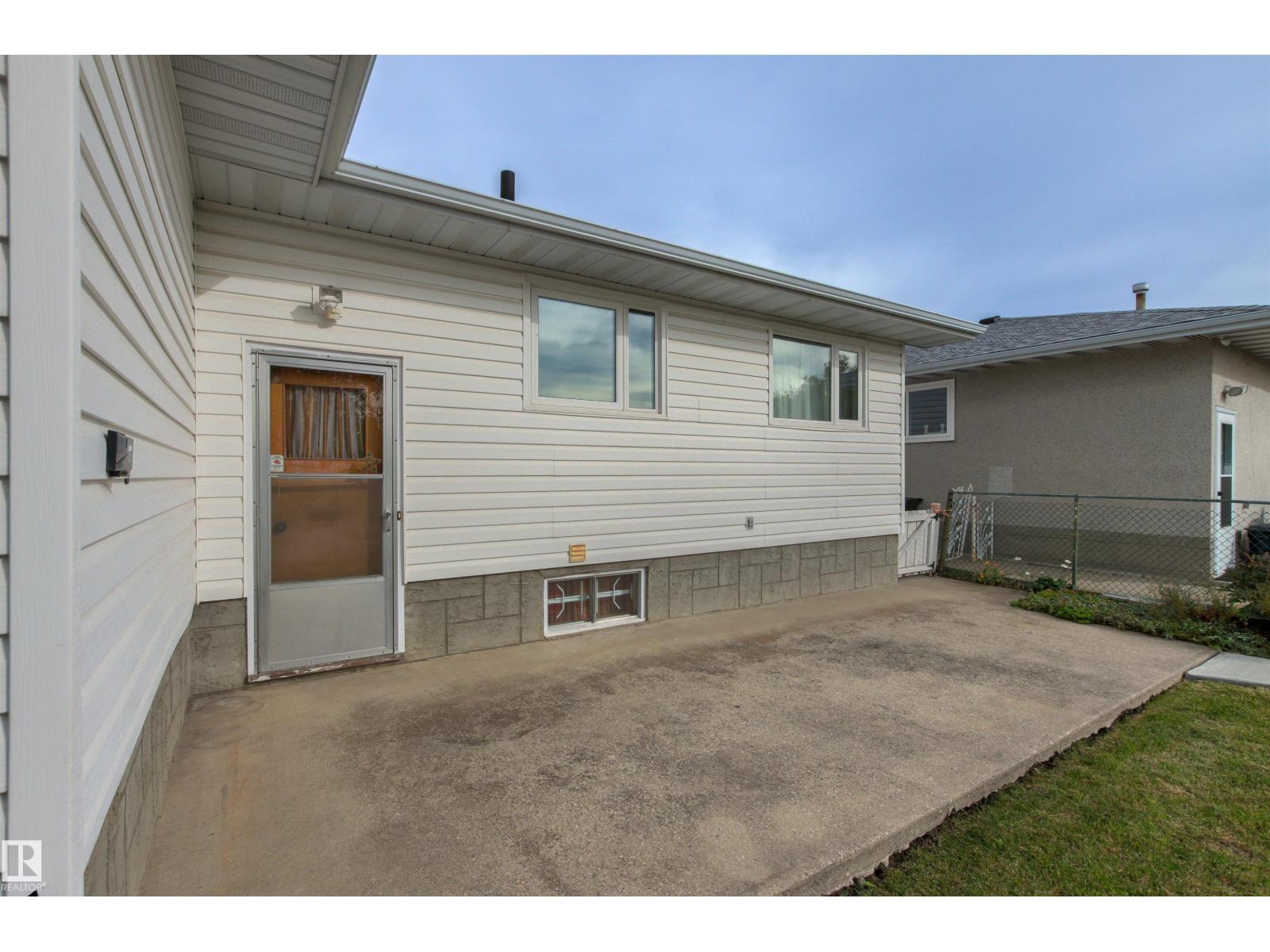 7211 140 AV NW