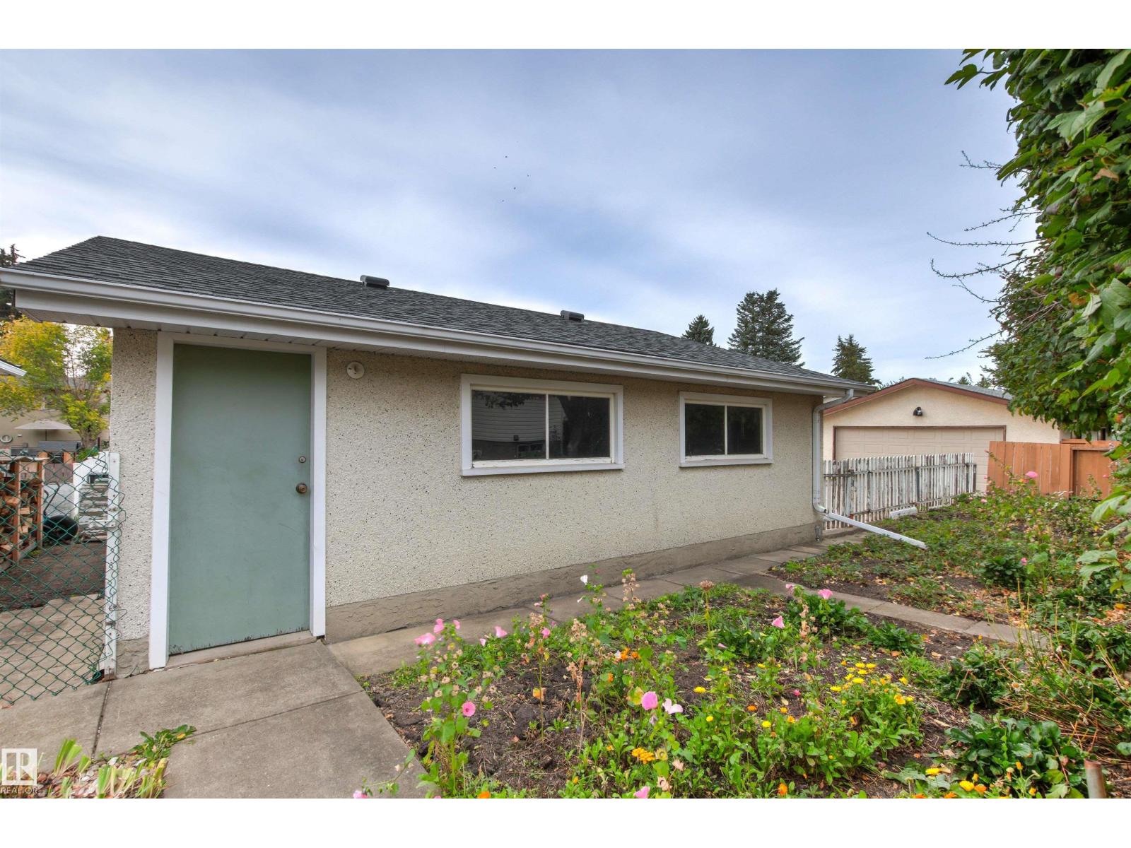 7211 140 AV NW