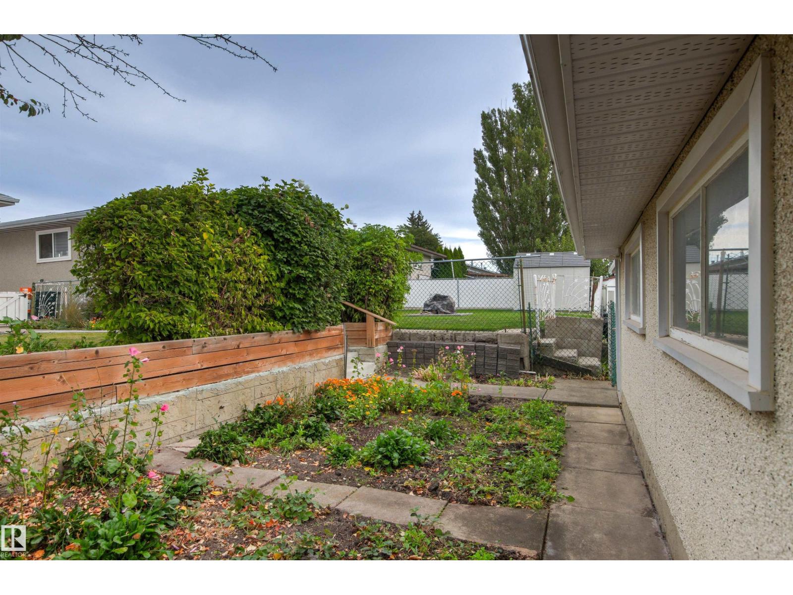7211 140 AV NW