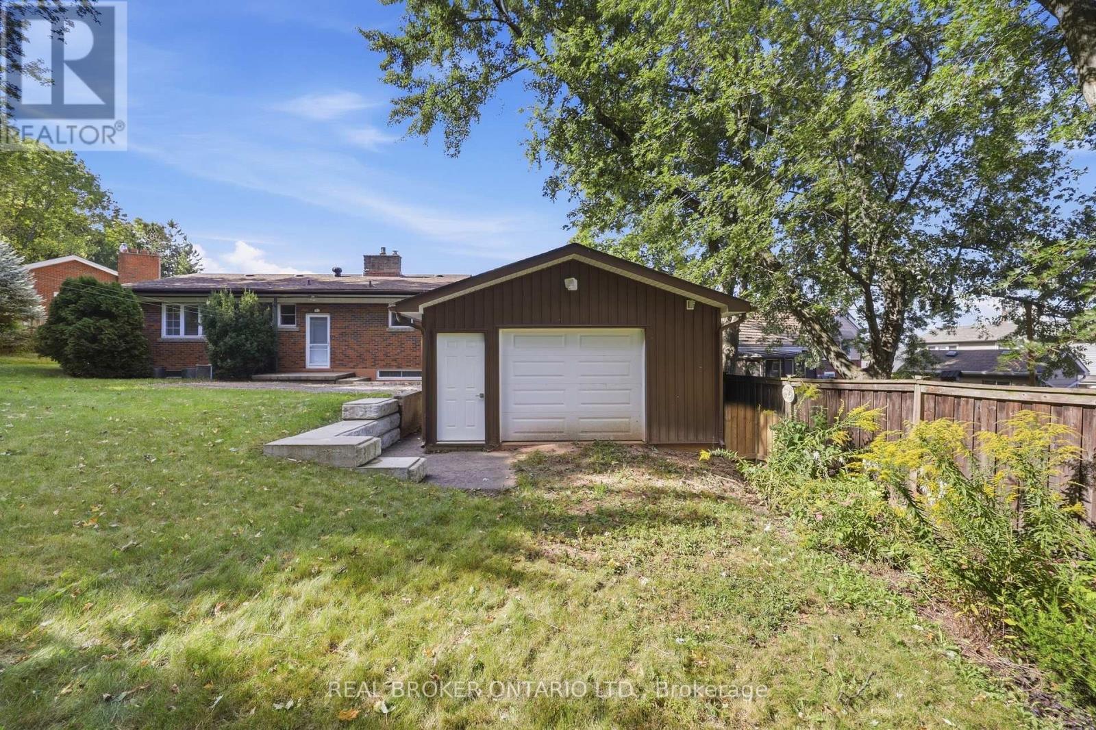 8 Hill Place, Hamilton, Ontario  L8G 2W3 - Photo 33 - X13847874