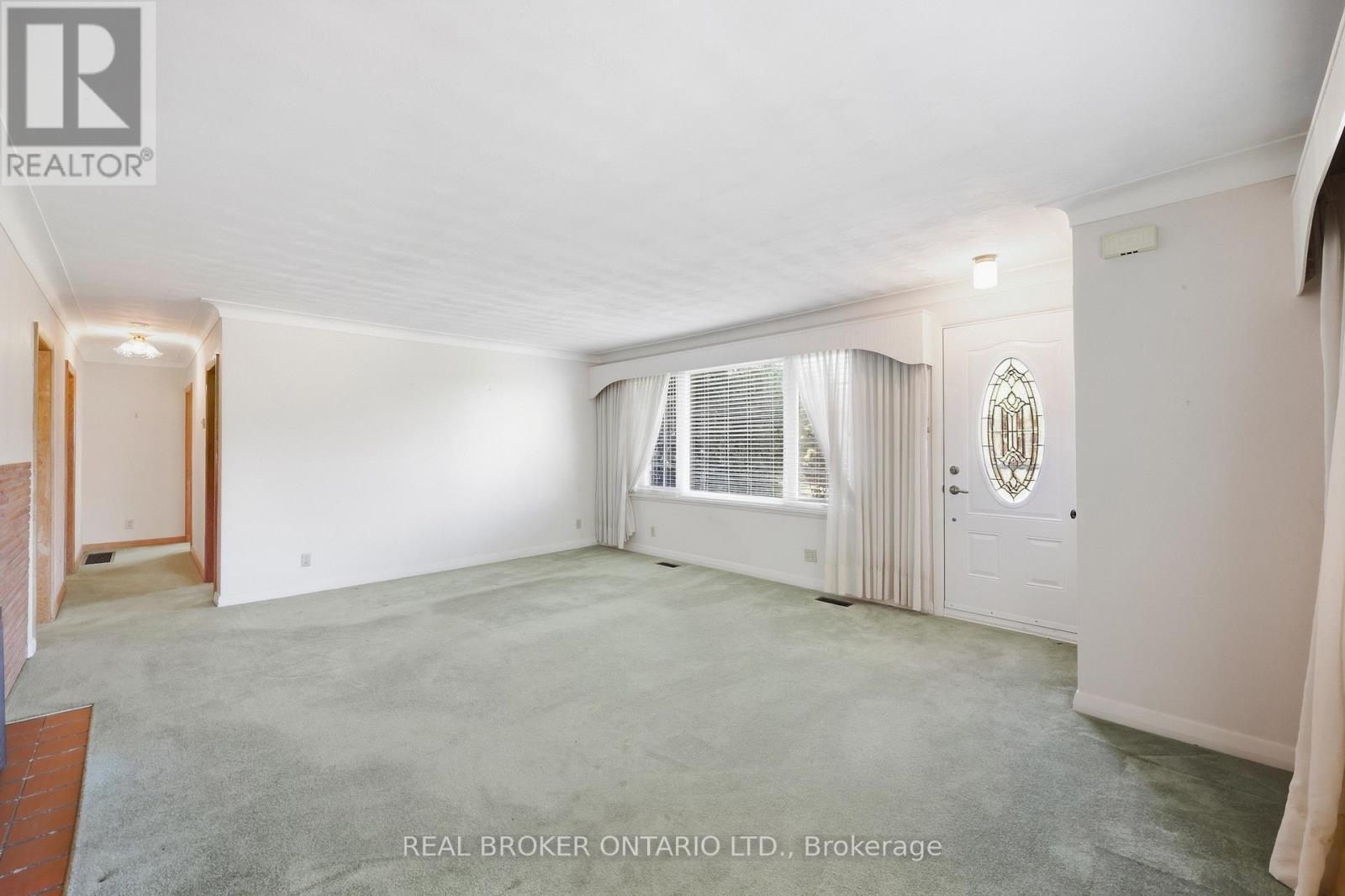 8 Hill Place, Hamilton, Ontario  L8G 2W3 - Photo 6 - X13847874