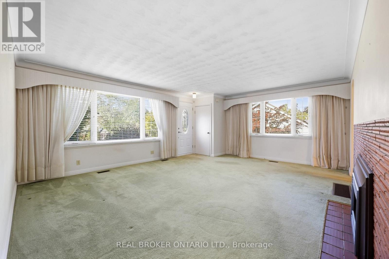 8 Hill Place, Hamilton, Ontario  L8G 2W3 - Photo 7 - X13847874