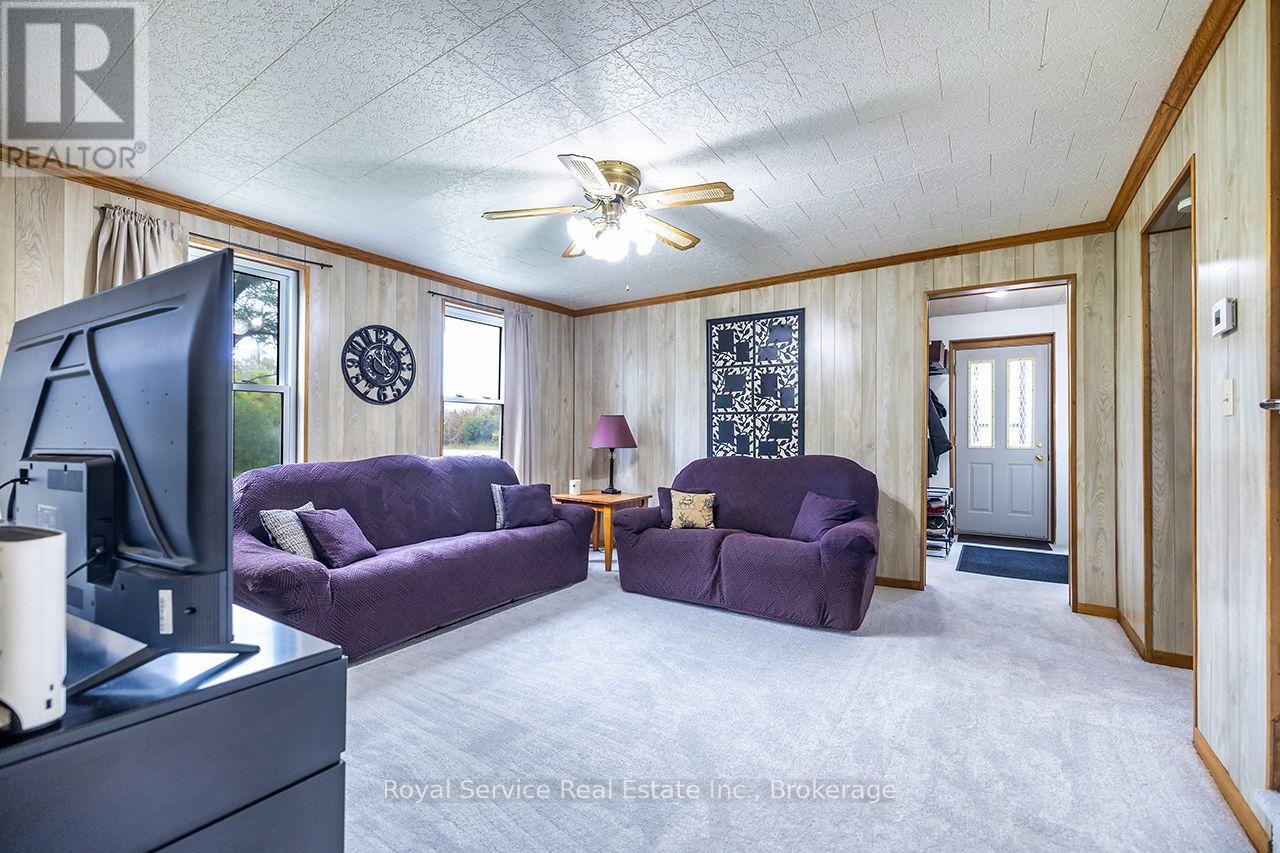 4045 Highway 2, Clarington, Ontario L1B 0R4 - Photo 5 - E13847998