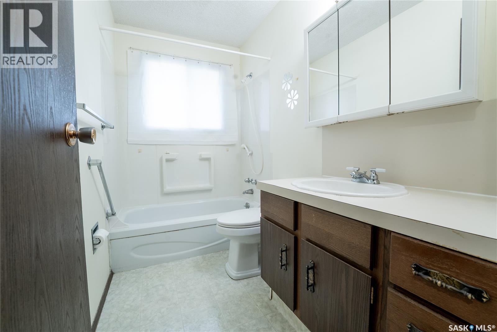 219 Railway Avenue W, Blaine Lake, Saskatchewan  S0J 0J0 - Photo 13 - SK050010