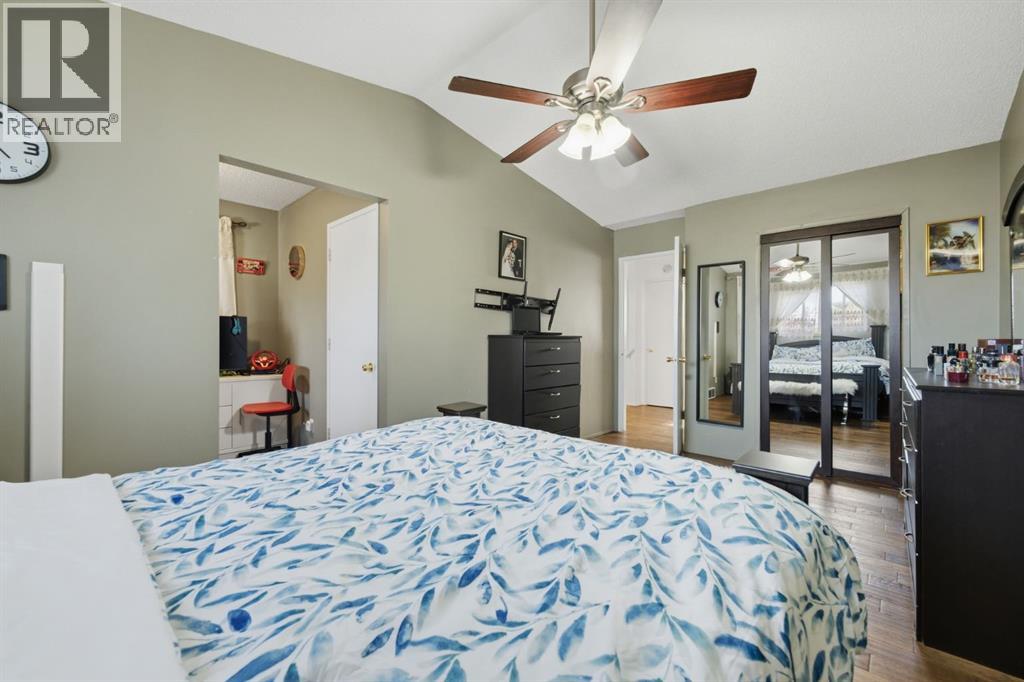 240 Shawinigan Drive SW, Calgary, Alberta  T2Y 3B4 - Photo 18 - A2337791