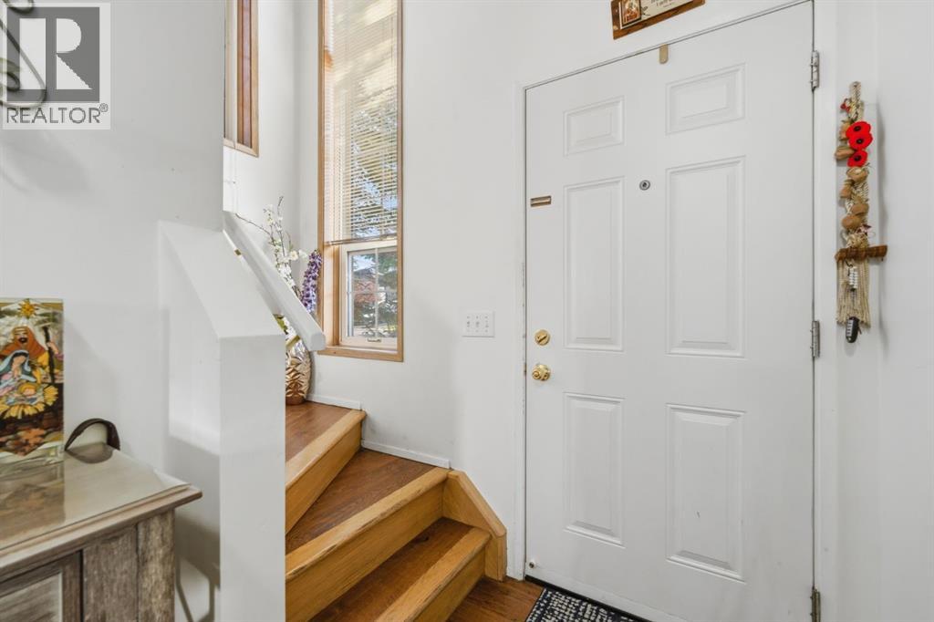240 Shawinigan Drive SW, Calgary, Alberta  T2Y 3B4 - Photo 3 - A2337791