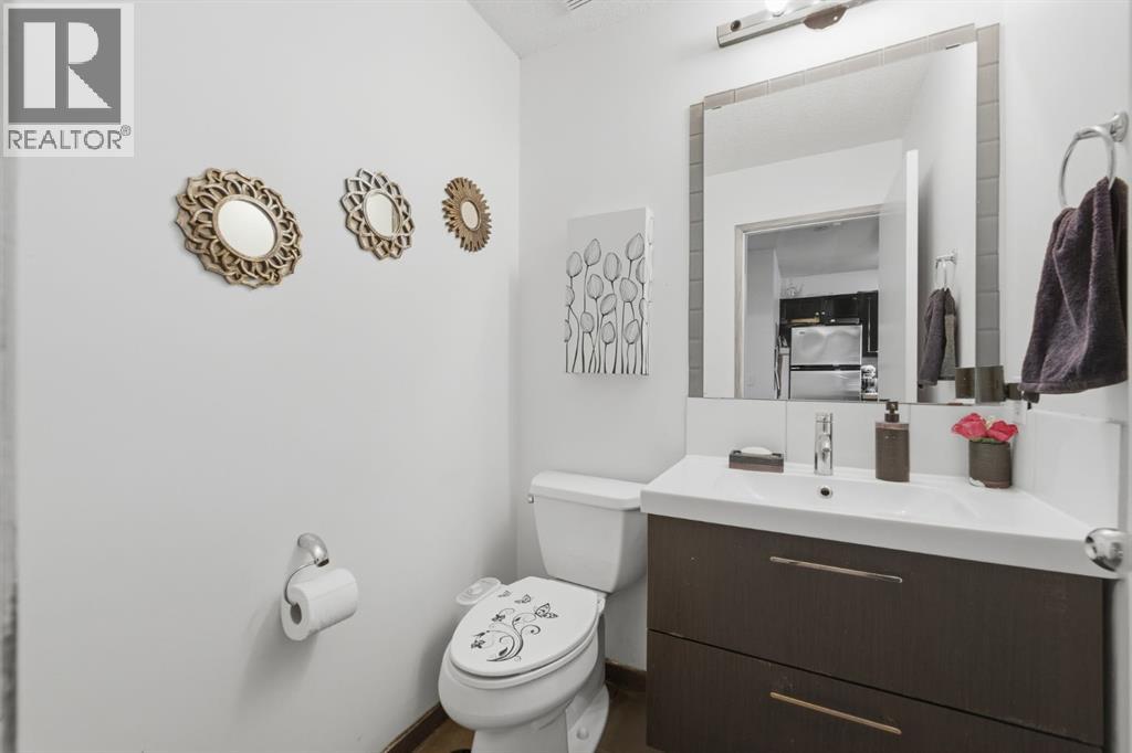 240 Shawinigan Drive SW, Calgary, Alberta  T2Y 3B4 - Photo 6 - A2337791