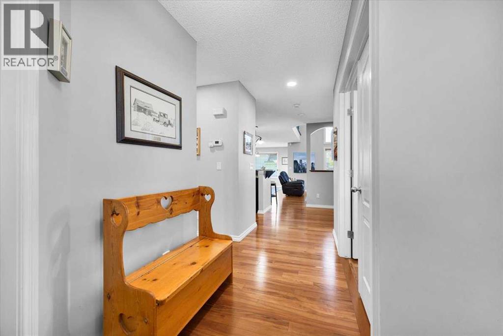 209 Crystal Green Point