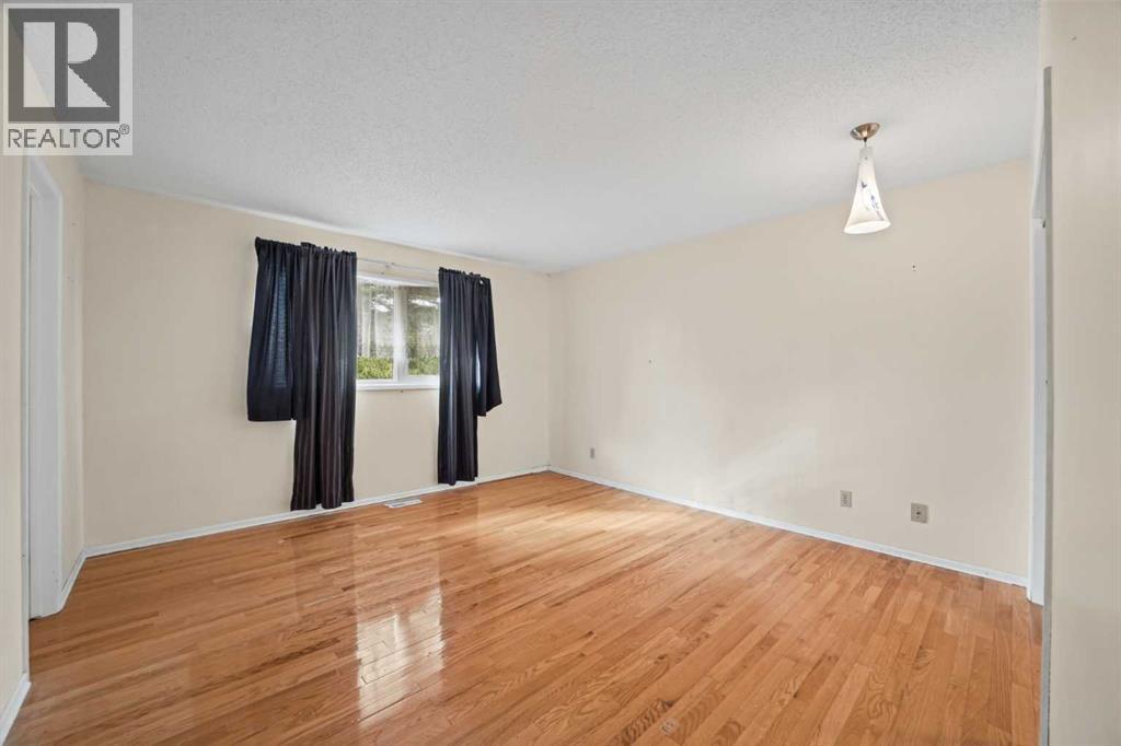 60 Silverview Way NW