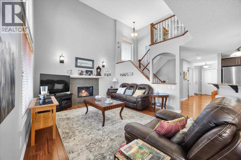 209 Crystal Green Point