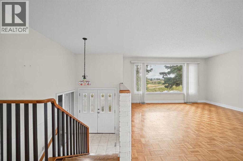 60 Silverview Way NW