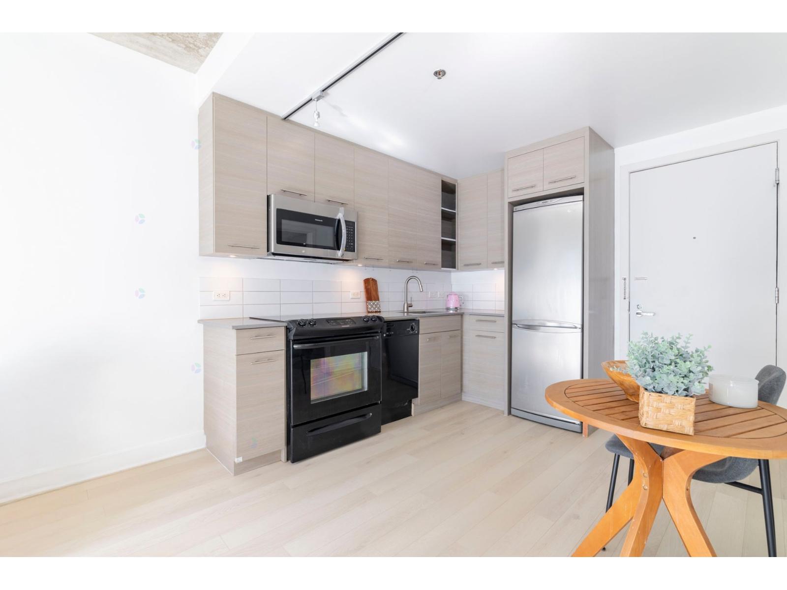 1414 Rue Chomedey|#415 Montréal (Ville-Marie) Quebec Canada H3H0A2 4