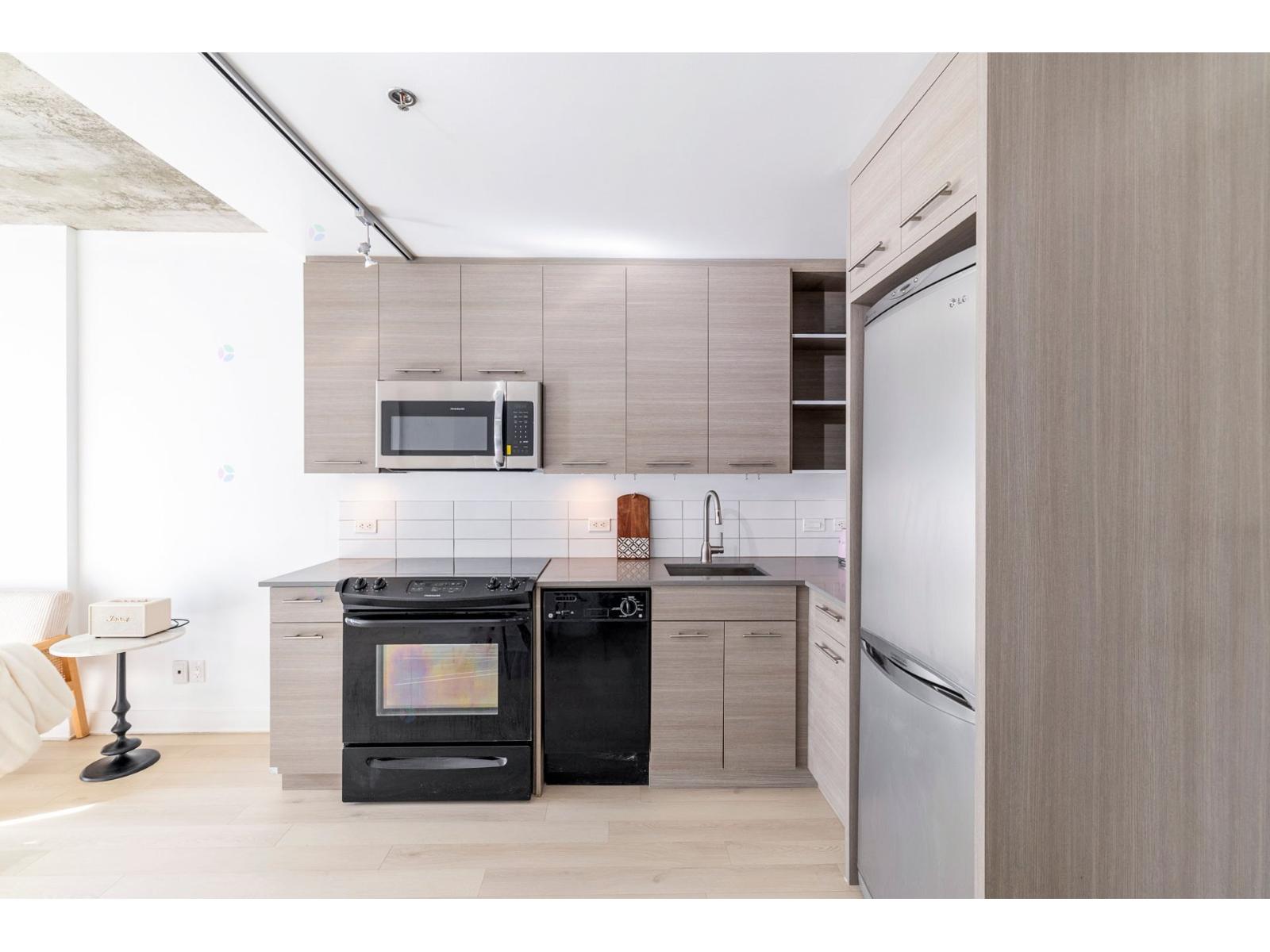 1414 Rue Chomedey|#415 Montréal (Ville-Marie) Quebec Canada H3H0A2 3