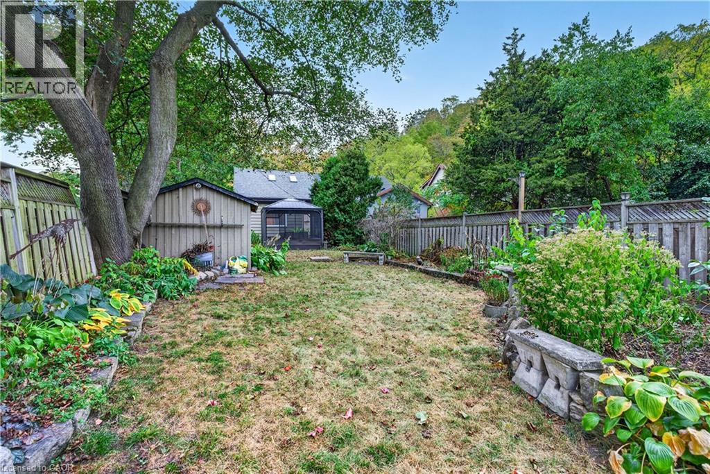 21 Brock Street N, Dundas, Ontario  L9H 3A6 - Photo 46 - 40865985