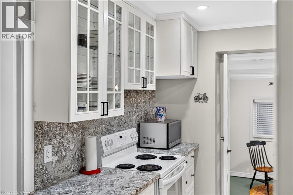 21 Brock Street N, Dundas, Ontario  L9H 3A6 - Photo 26 - 40865985