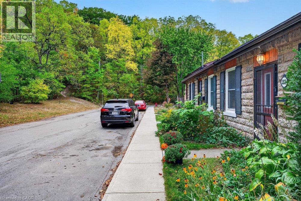 21 Brock Street N, Dundas, Ontario  L9H 3A6 - Photo 50 - 40865985