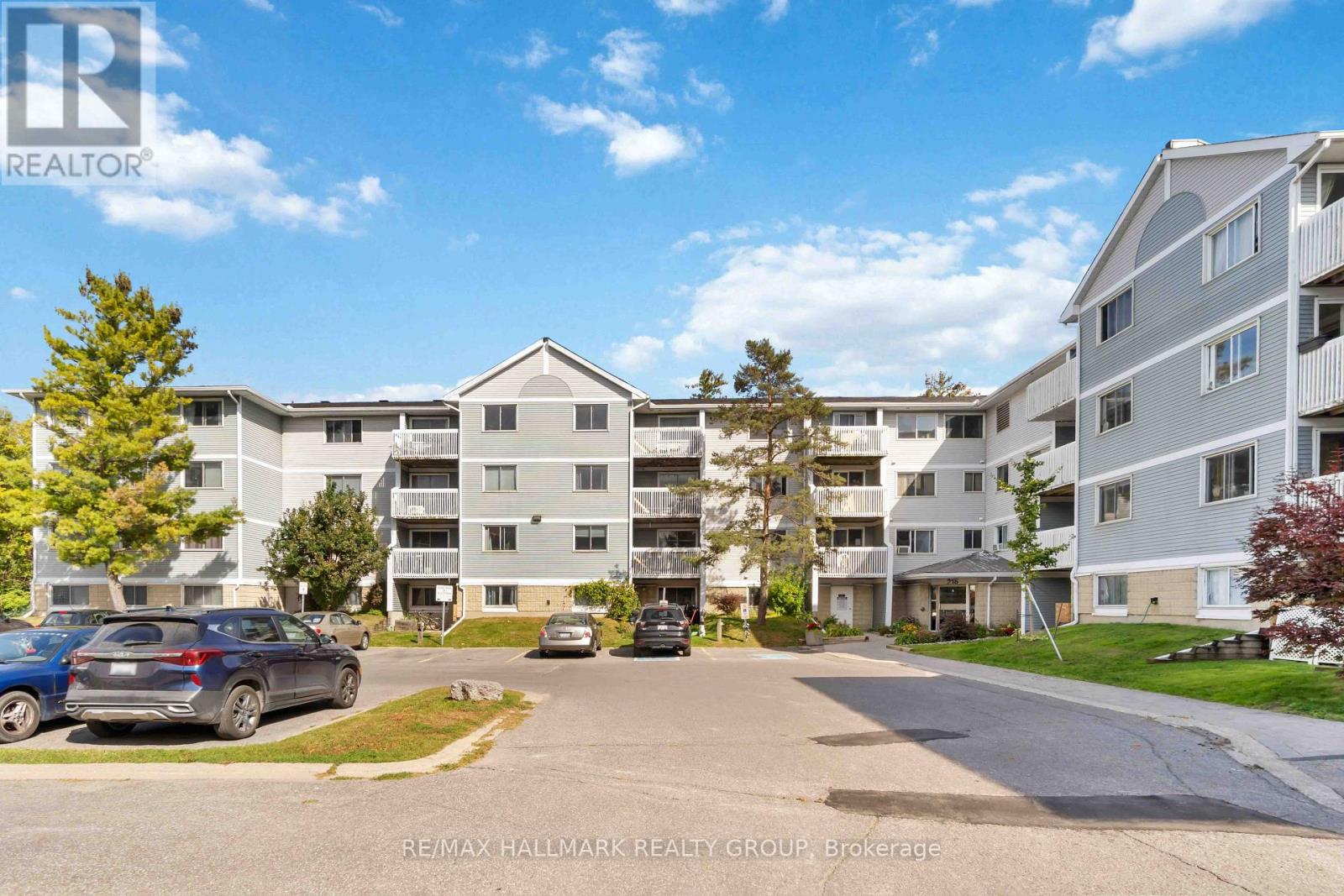 400 - 218 VIEWMOUNT DRIVE, Ottawa, Ontario