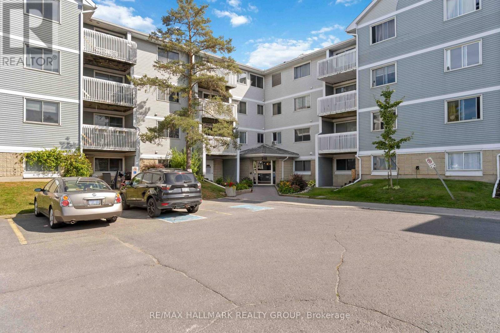 400 - 218 Viewmount Drive, Ottawa, Ontario  K2E 7X5 - Photo 2 - X13848050