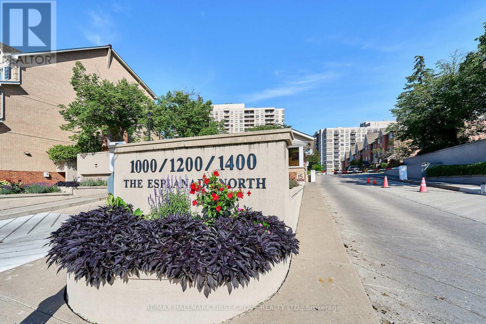 1411 - 1000 The Road N, Pickering, Ontario  L1V 6V4 - Photo 2 - E13847932