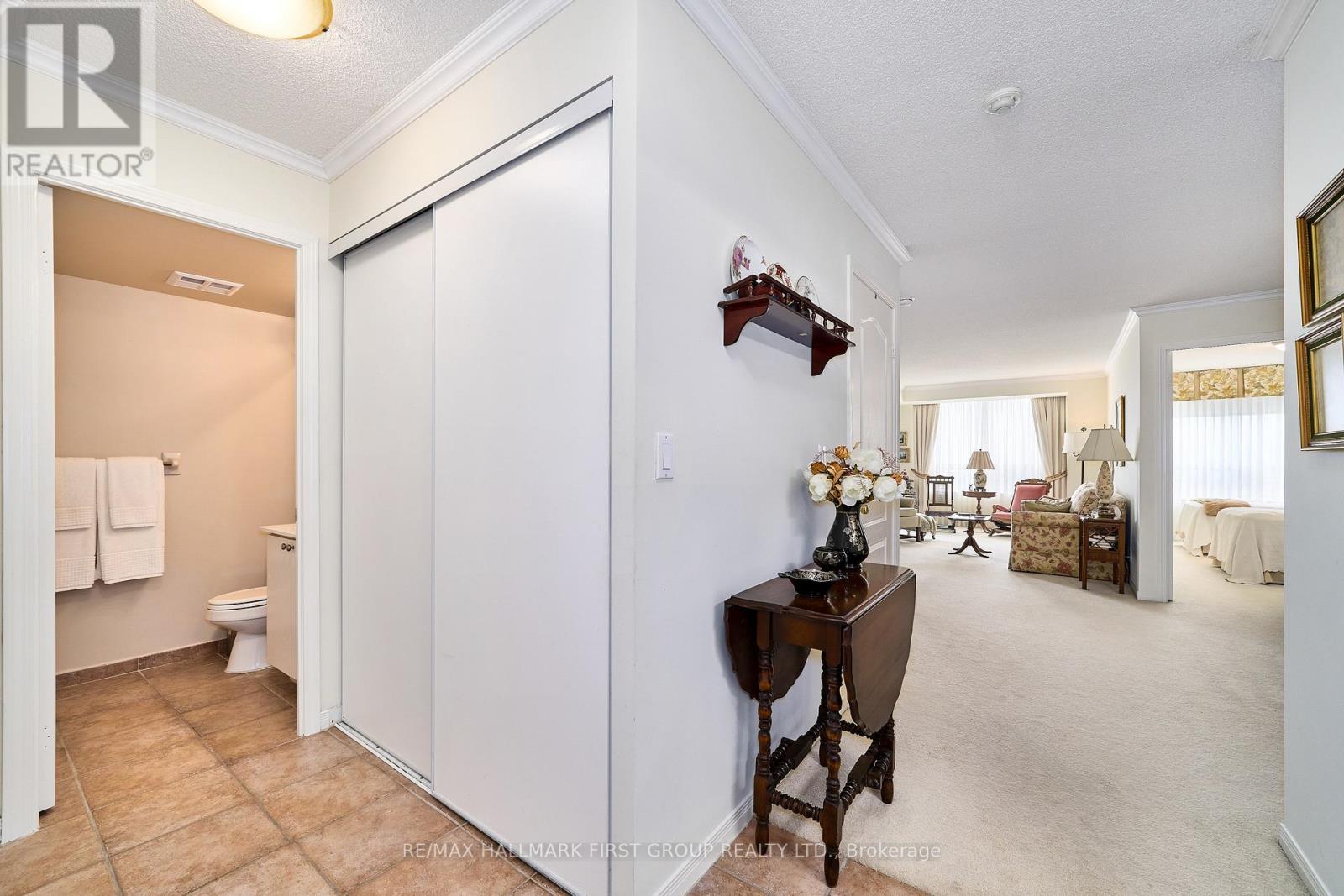 1411 - 1000 The Road N, Pickering, Ontario  L1V 6V4 - Photo 4 - E13847932
