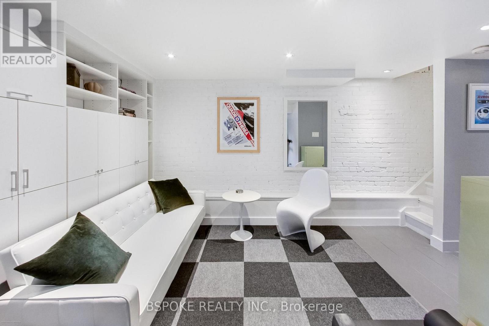 76 Hiltz Avenue, Toronto, Ontario  M4L 2N5 - Photo 22 - E13847962