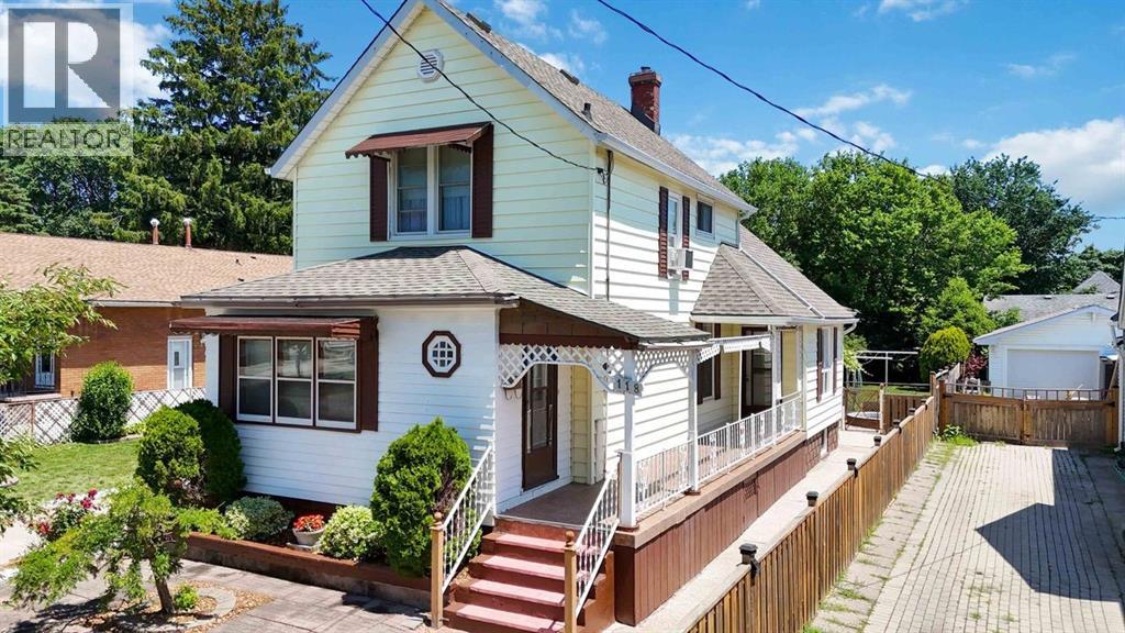118 PARKER STREET Sarnia Ontario Canada N7T6G1 2