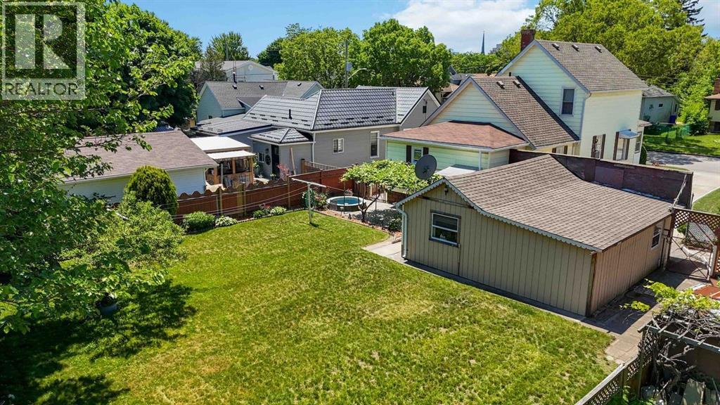 118 PARKER STREET Sarnia Ontario Canada N7T6G1 3